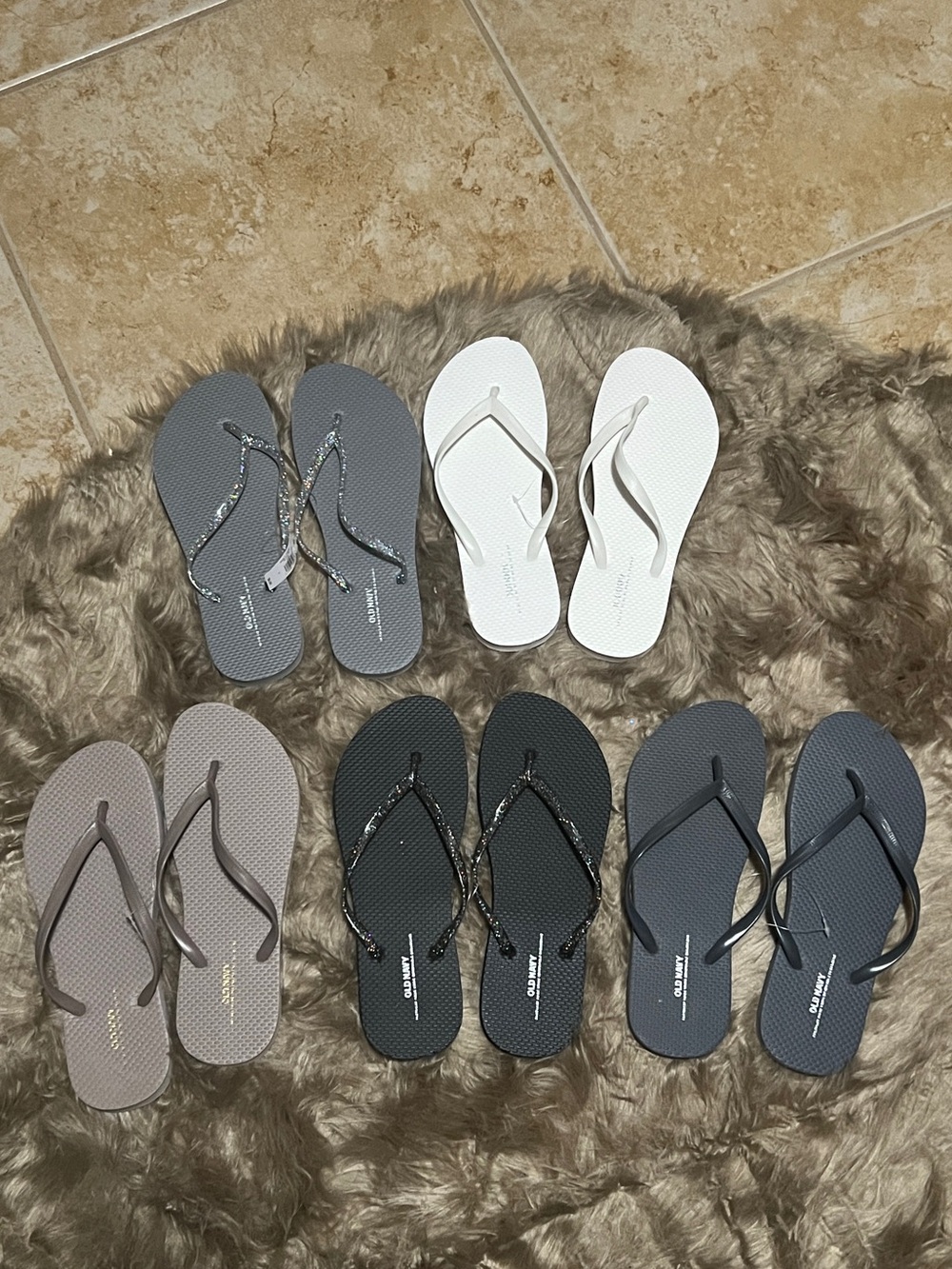 All new Set of 5 pairs Women’s All size 9 Flip Flop bundle Old navy